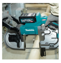 Akumuliatorinis juostinis pjūklas MAKITA PB002GZ 40V MAX XGT